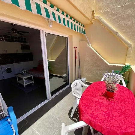 Cozy And Sunny With Everything Need, Great Location Apartmán