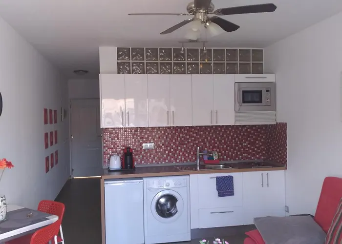 Apartment Cozy And Sunny With Everything Need, Great Location Costa Adeje (Tenerife)