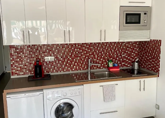 Cozy And Sunny With Everything Need, Great Location