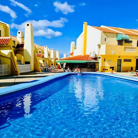 Cozy And Sunny With Everything Need, Great Location * אדחה