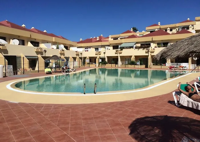 Cozy And Sunny With Everything Need, Great Location 아데제