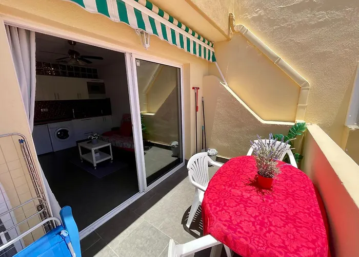 Cozy And Sunny With Everything Need, Great Location 아파트