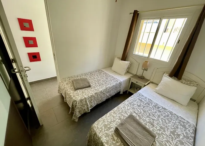 Cozy And Sunny With Everything Need, Great Location